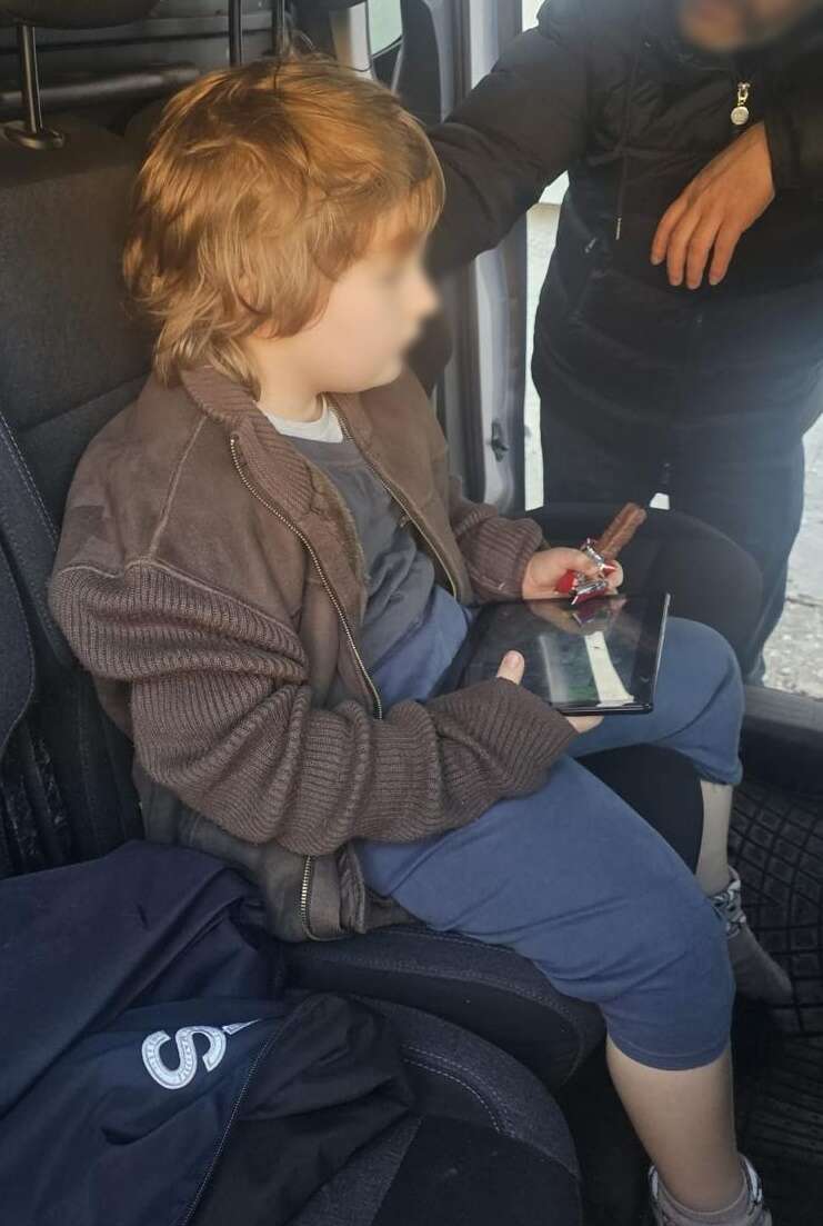 Kaçırılan 8 yaşındaki çocuğun 7 yıllık esaretini polis bitirdi! Çöp evde bulundu 4